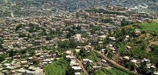 وفاة ٣ أشخاص من أسرة واحدة جراء صاعقة رعدية في حجة 