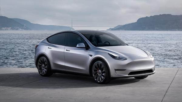 تسلا تتقدم في سباق إنتاج السيارات الكهربائية بألمانيا