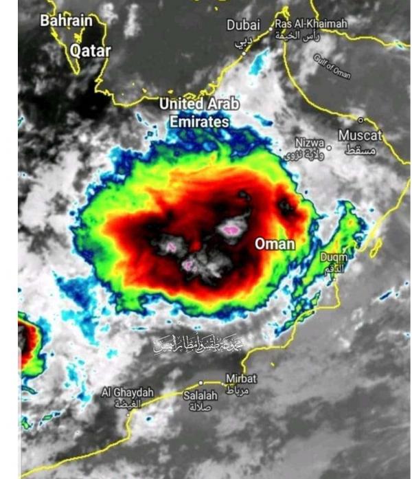 للمرة الأولى منذ سنوات هطول أمطار غزيرة وغير مسبوقة في صحراء الربع الخالي!