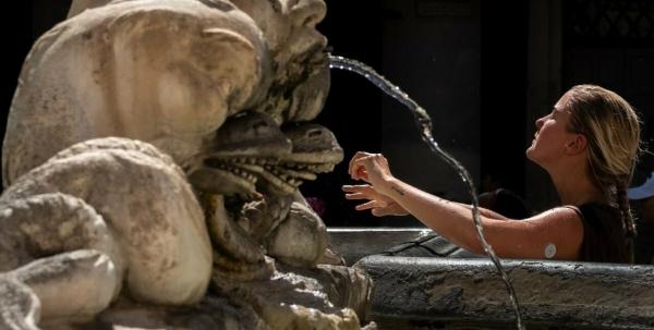 الإسبان يعانون بشدة مع ثاني موجة حارة تشهدها البلاد هذا العام