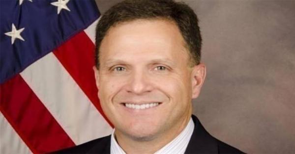 مسؤول أمريكي يكشف الدولة التي تعمل على تطويل الحرب في اليمن وزيادة معاناة الشعب