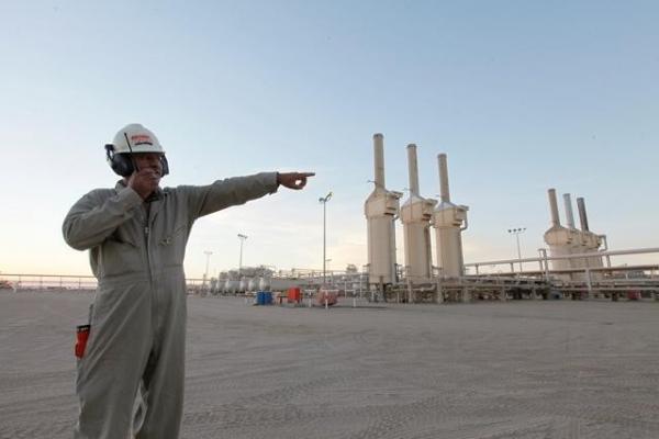 اليمن يخسر 196 مليون دولار لصالح عمولة مكتب رئيس الوزراء