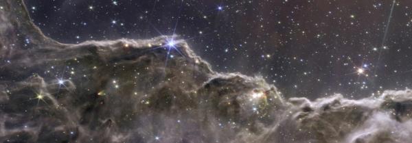«ناسا» تنشر صورا من الكون السحيق التقطها جيمس
