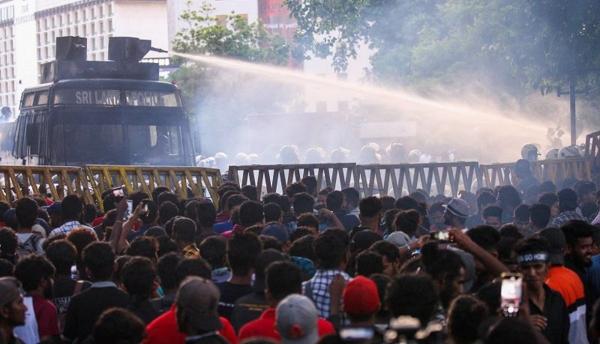 الرئيس السريلانكي غادر البلاد جوا