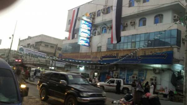 قيادات المليشيا "تحتمي" بالمواطنين.. ماذا يفعل القيادي "المروني" في غرفة "فخمة" داخل هذا المستشفى بالحديدة..! – (أسماء وتفاصيل)