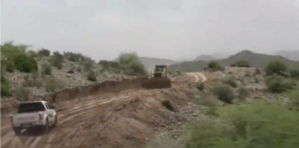 في اطار تحركاتها القتالية_ميليشيا الحوثي تستحدث نقاط تفتيش غربي تعز 