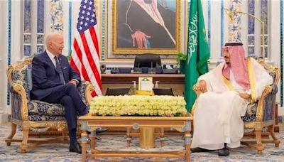 جدة.. الملك سلمان يلتقي بايدن في قصر السلام