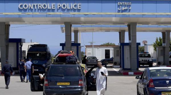 إعادة فتح الحدود البرية بين تونس والجزائر