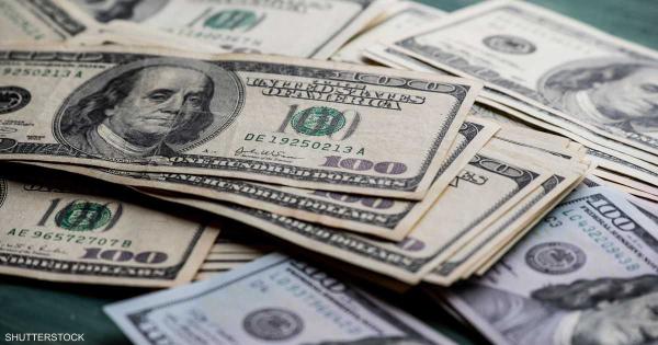 الدولار يستقر قرب أعلى مستوى في 3 أسابيع قبل بيانات التضخم