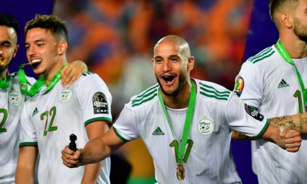 سوق انتقالات "كئيب" للجزائريين.. نجوم في المنتخب بلا أندية