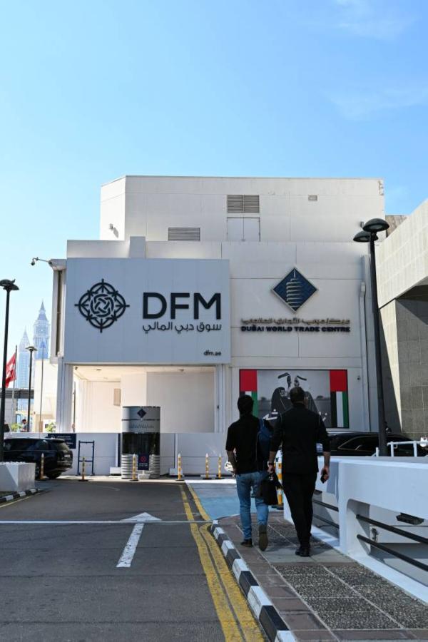 الأفضل عربياً.. سوق دبي يلمع عند مستويات يناير 2008