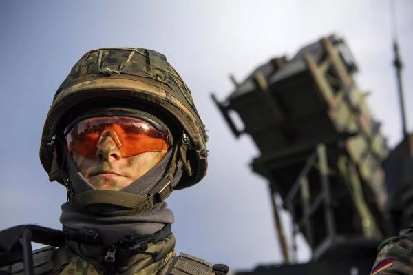 وزيرة الدفاع الألمانية: قدراتنا محدودة ولم يبق لدينا أسلحة نقدمها لكييف