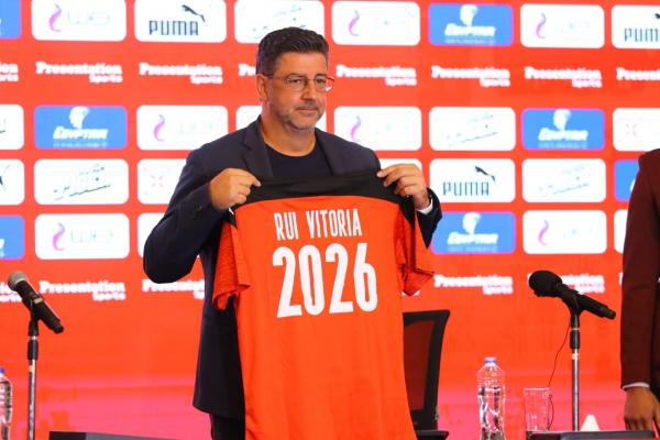 المدرب الجديد لمنتخب مصر يصدم محمد صلاح