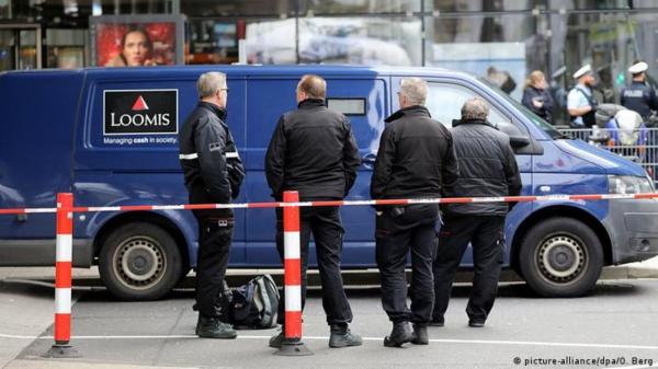 ملثمون يهاجمون سيارة نقل أموال بالرصاص غربي ألمانيا