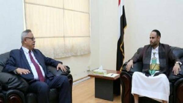 الحوثيون يطيحون بـ"بن حبتور" من رئاسة حكومة الانقلاب وتعيين هذه الشخصية "الحضرمية" بديلاً عنه..! (الصورة والاسم)