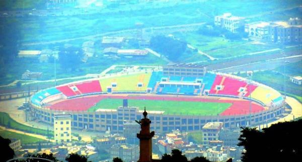 نهب حوثي ممنهج لأراضي الأوقاف والأندية االرياضية بمحافظة إب