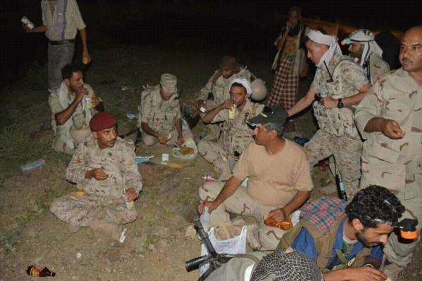 محافظ تعز السابق: اللواء 35 ‏كالأسد الجريح تحيط به الضباع من كل جانب