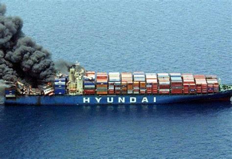 فقدان سفينة عمانية قبالة سقطرى