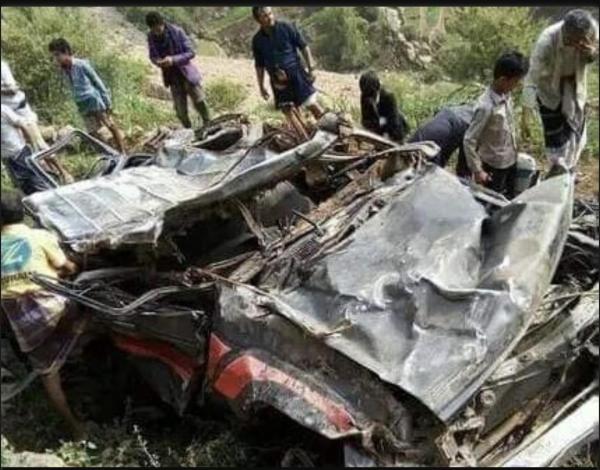 ذمار: مقتل 11 شخصا بسقوط سيارة من جبل