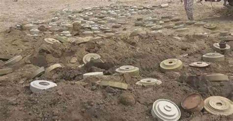 السيول تكشف إرهاب الحوثي في الوديان والشعاب 