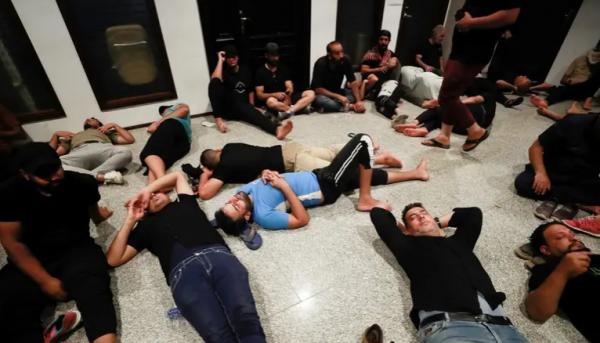 الاعتصام يتواصل في برلمان العراق.. وقائمة مطالب طويلة