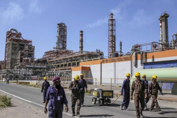 مصافي التكرير الهندية تتراجع عن  شراء النفط الروسي