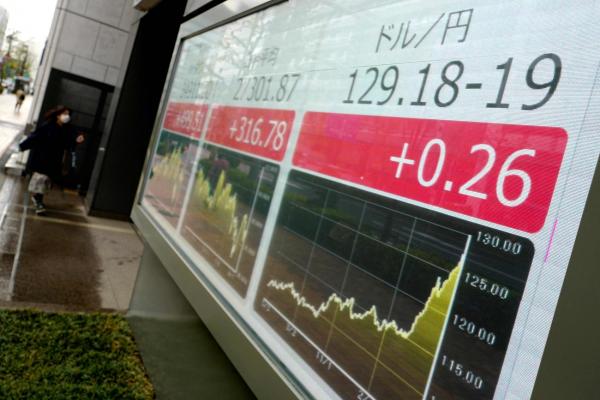 «نيكي» الياباني يصعد وسهم «تويوتا» يتراجع بعد خسائر فصلية