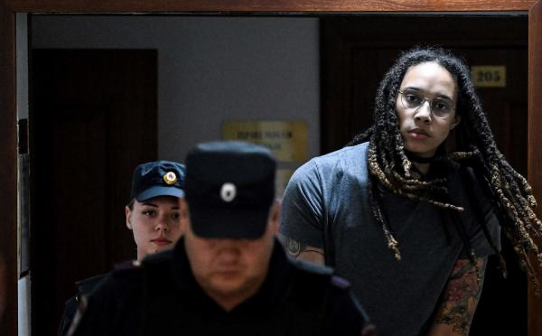 محكمة روسية تقضي بسجن نجمة كرة سلة أميركية 9 سنوات