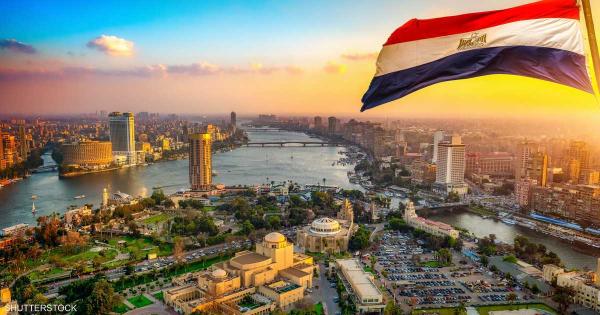 القطاع غير النفطي في مصر يقترب من عتبة النمو