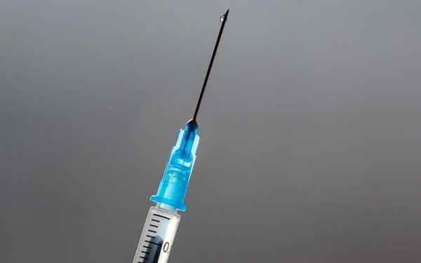 خبراء يحذرون من خطورة استخدام "حقنة الزيت" في بناء العضلات