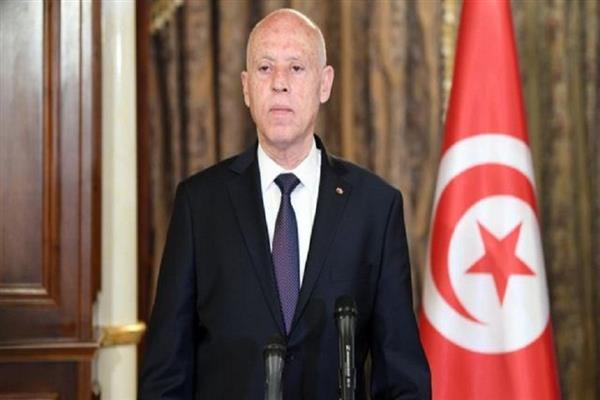 الرئيس التونسي: الدستور الجديد ينأى بالطلاب عن حسابات السياسة والسياسيين
