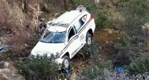 من يتحمل مسؤولية سقوط سيارة من ارتفاع شاهق في عتمة غير الحوثي؟!