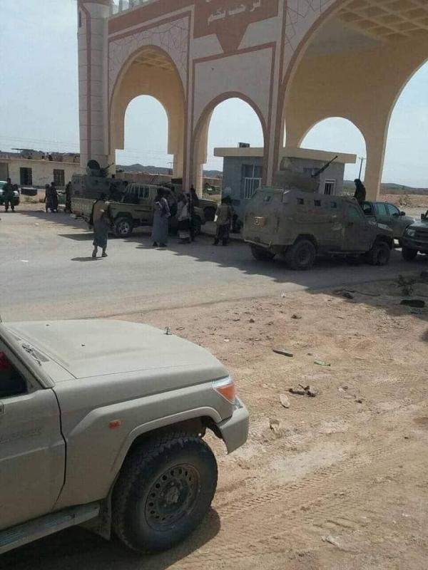 قوات العمالقة ودفاع شبوة تسيطر على عتق والحياة تعود لطبيعتها