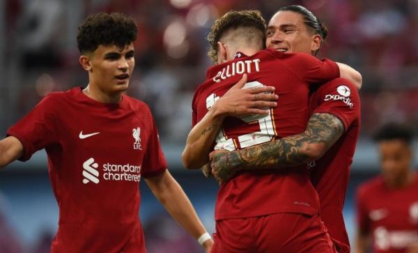 ليفربول يكافئ موهبته بعقد جديد