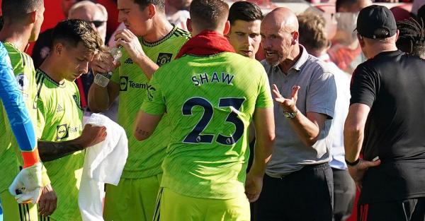 تن هاج يعتذر للجمهور بعد الهزيمة الثانية