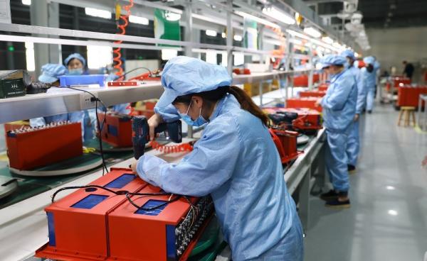 ارتفاع إنتاج بطاريات الطاقة في الصين