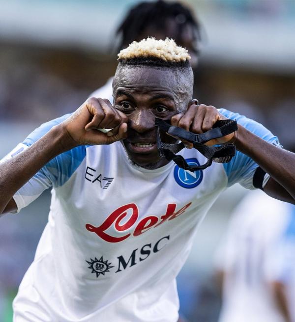 نابولي يكتسح فيرونا بخماسية في الدوري الإيطالي