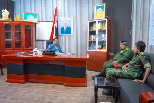 المحافظ بن الوزير يدعو المغرر بهم في القوات الخاصة بالعودة إلى معسكراتهم في شبوة