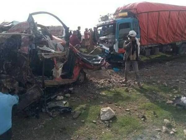 حادث مروري مروع ينهي حياة أربعة أشخاص من أسرة واحدة في ذمار 