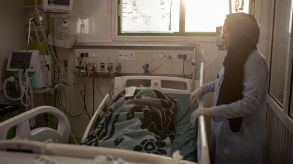 وفاة شابة عشرينية من غزة في المستشفى بعد نقلها إلى إيطاليا بسبب سوء التغذية