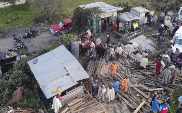إنقاذ تسعة عمال كانوا عالقين في منجم في كولومبيا
