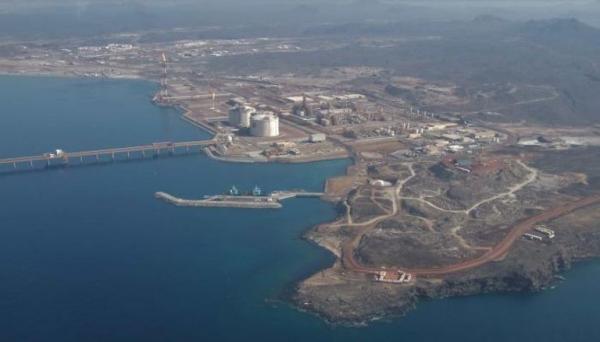 فرنسا تنفي أي وجود عسكري لها في منشأة بلحاف