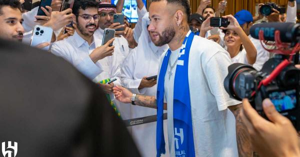 نيمار يصل إلى الرياض عشية تقديمه لاعباً للهلال