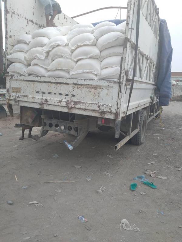 أمن الساحل الغربي يضبط شحنة قمح تالفة بالتحيتا