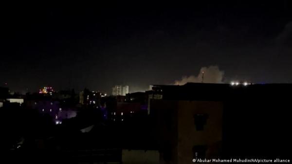 مقتل 12 شخصا في هجوم لـ"حركة الشباب" على فندق بمقديشو