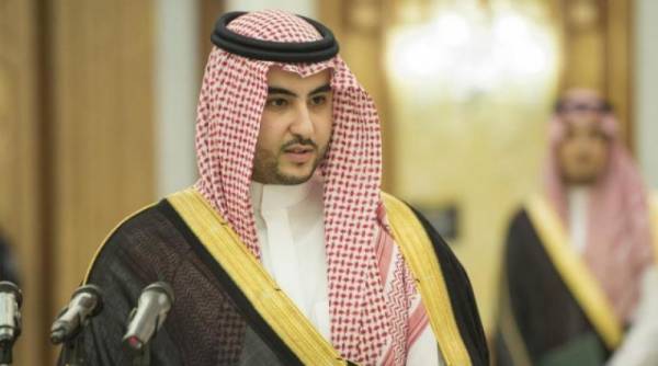 بن سلمان يلتقي قيادات المجلس الانتقالي في السعودية برئاسة الزبيدي وهذه تفاصيل ماخرج به اللقاء..!