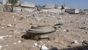 لغم حوثي يتسبب في بتر قدمي طفل في الحديدة