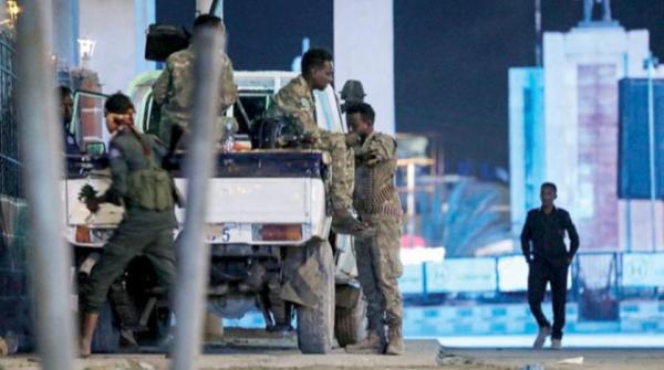 «حركة الشباب» تتبنى هجوماً مزدوجاً على فندق بمقديشو
