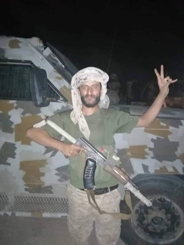 محلل سياسي يكشف سر انهيار قوات هادي خلال ساعات ولماذا تمكن الانتقالي من السيطرة الكاملة في نصف يوم..! – (تفاصيل مفاجئة)