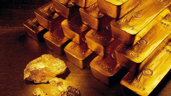 أسعار الذهب تشهد ارتفاعاً طفيفاً ولكنها تتجه نحو انخفاض أسبوعي